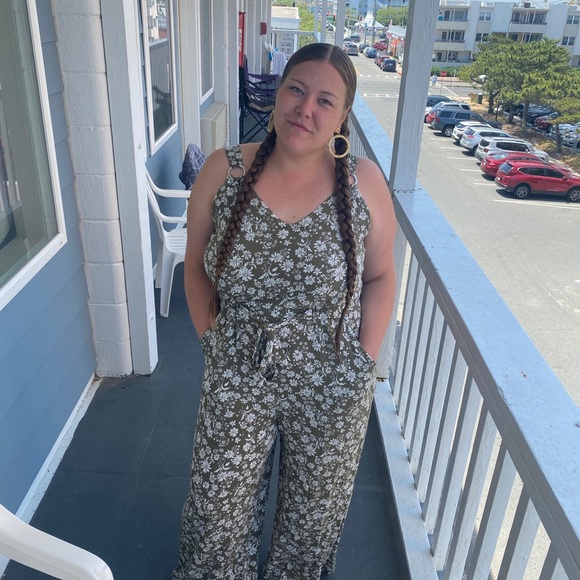 Meet your Posher, Anna - Picture 1 of 3